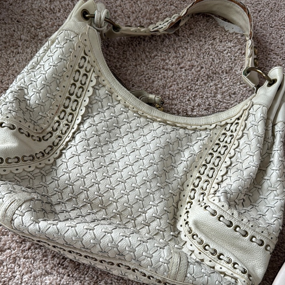 Isabella Fiore Elegant Cream Handbag